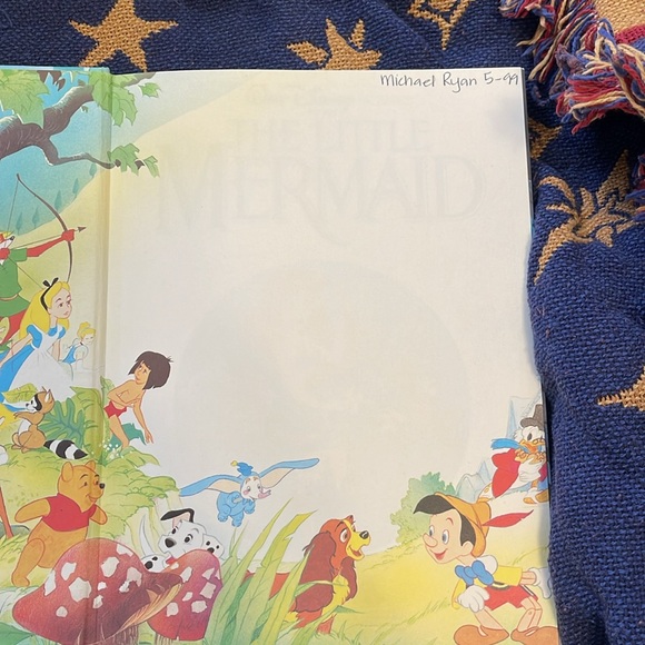 The Little Mermaid Book - Picture 6 of 10